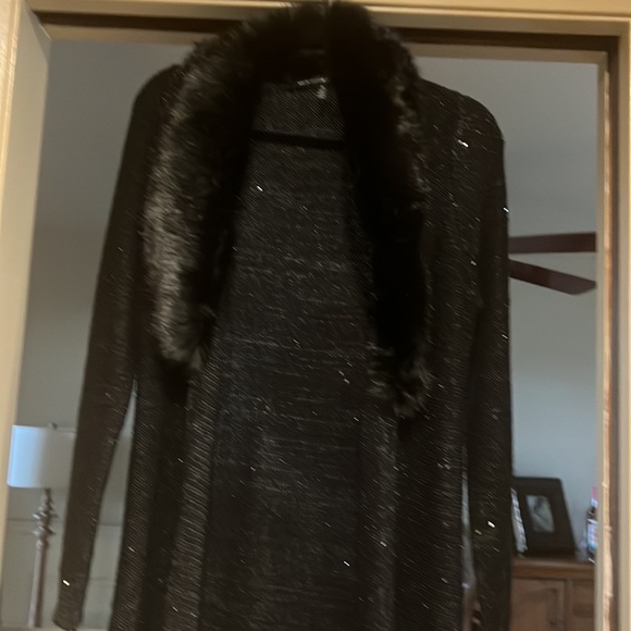 White House Black Market long sweater with Fur Collar - Picture 4 of 7